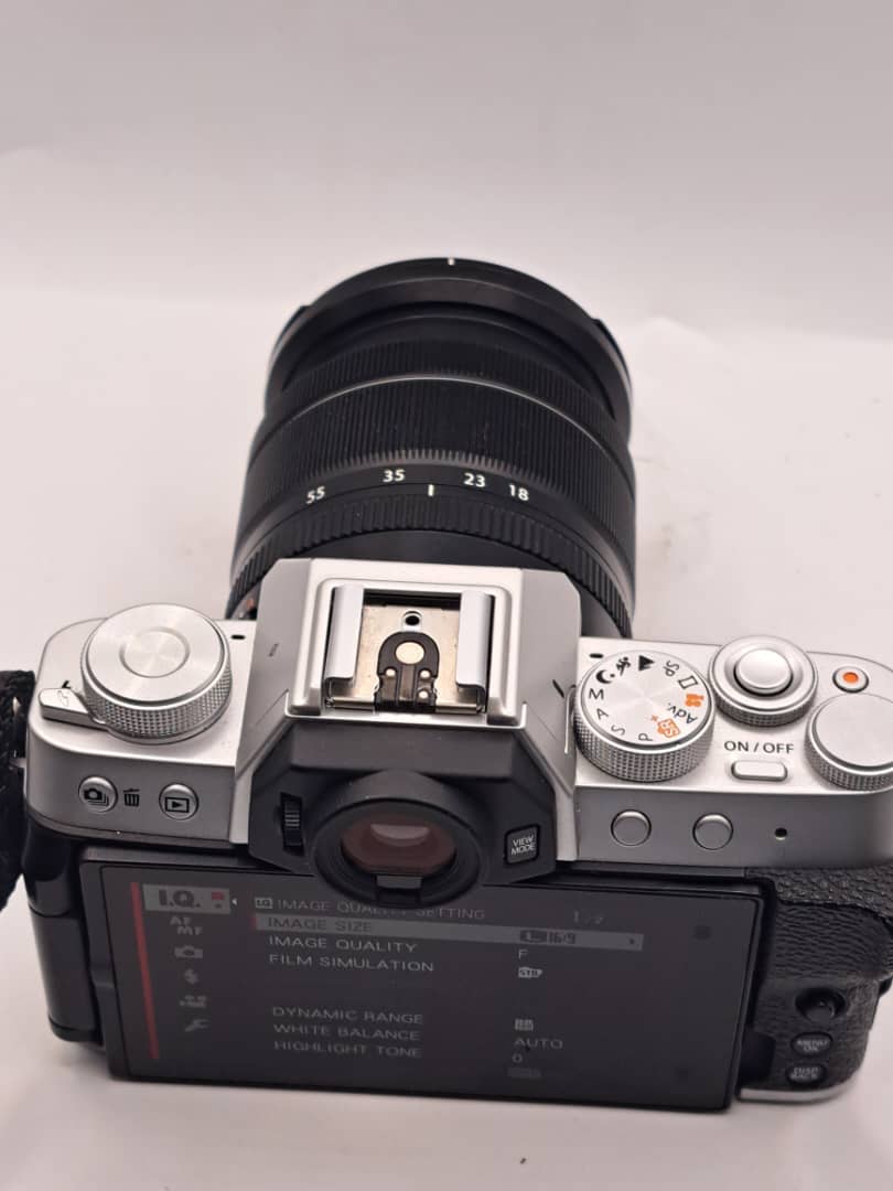 Fujifilm X-T200 argent + objectif Fujinon XF 18-55mm f/2.8-4 R LM OIS