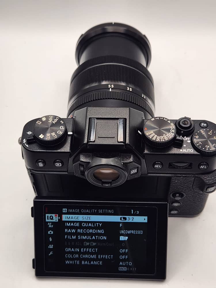 Fujifilm X-T30 noir + objectif Fujinon XF 18-55mm f/2.8-4 R LM OIS