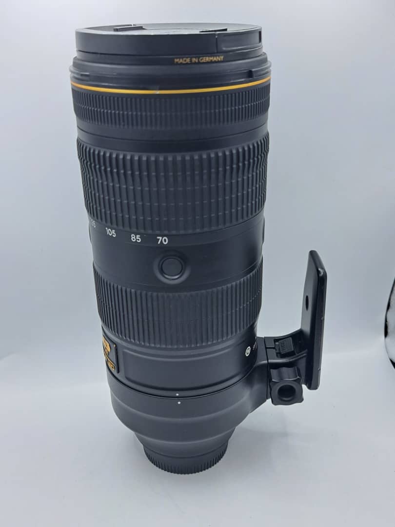 Nikon AF-S NIKKOR 70-200mm f/2.8E FL ED VR, vue de face avec marquage du modèle – doualadigitalcamerasolutions.com