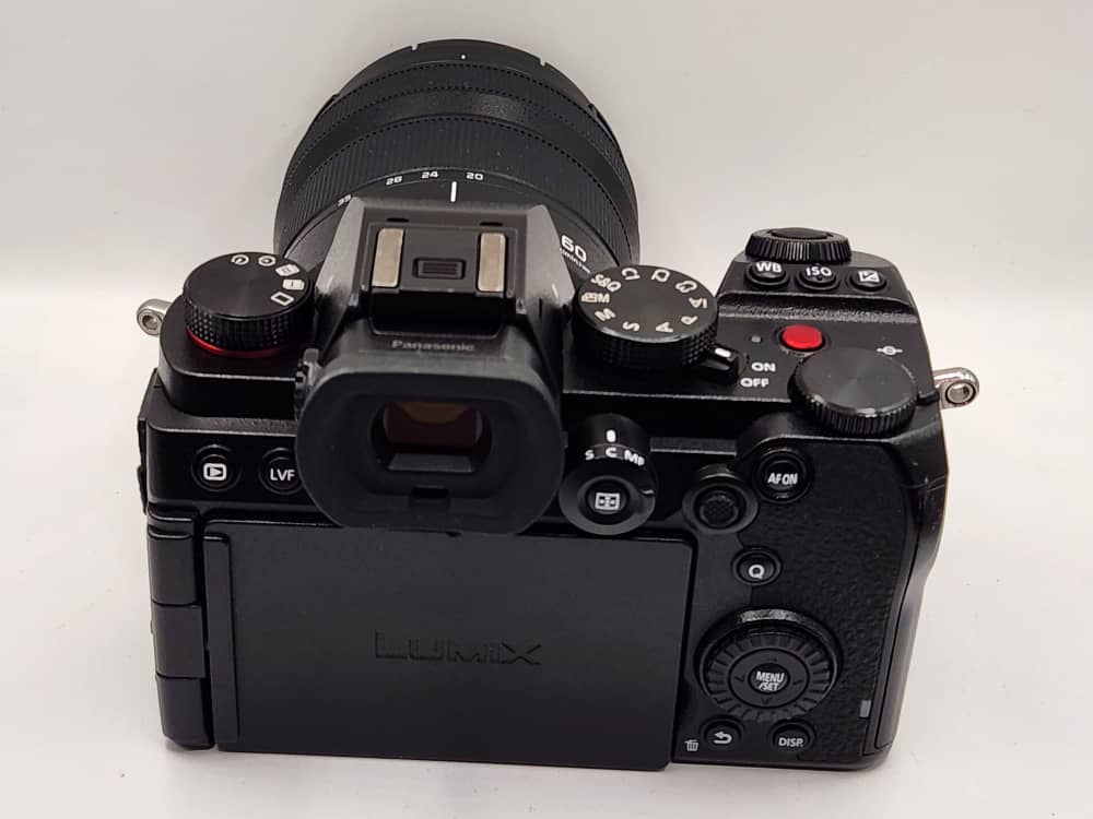 panasonic-lumix-s5-dessus-molettes-commandes-douala-digital-camera-solutions