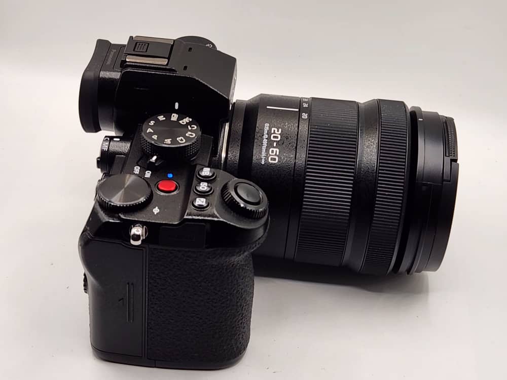Hybride plein format Panasonic Lumix S5 en kit avec le zoom 20-60mm – doualadigitalcamerasolutions.com
